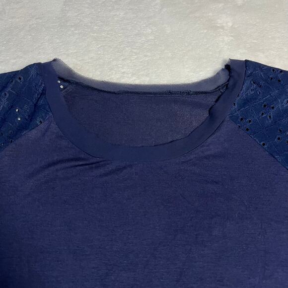 Women's Crewneck Eyelet Sleeve Blouse Size Small Mesh Trim Minimalist Casual - Picture 3 of 6